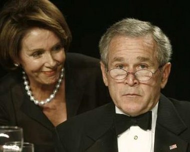 Bush w stresie przy Nancy Pelosi